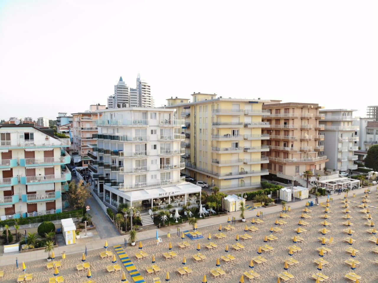 Hotel Nizza Frontemare Superior 3 Stelle Lido di Jesolo Exterior foto
